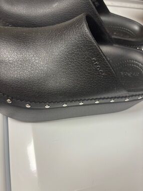 Crocs Dylan Black Platform Clog with Stud Detail Sz 7